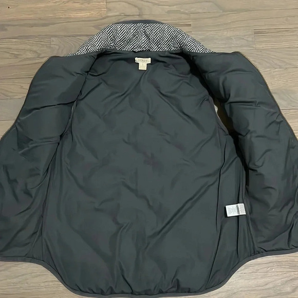 J. Crew Quilted Herringbone Puffer Vest. Gray. Size Small. Excellent condition! - Picture 6 of 7